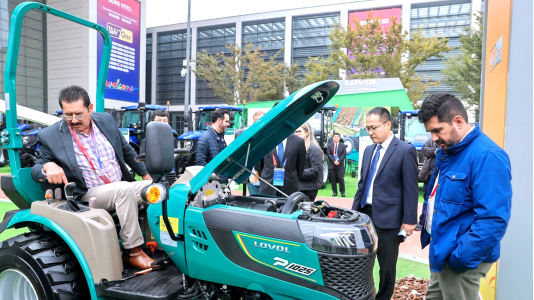 14经销商参观现场